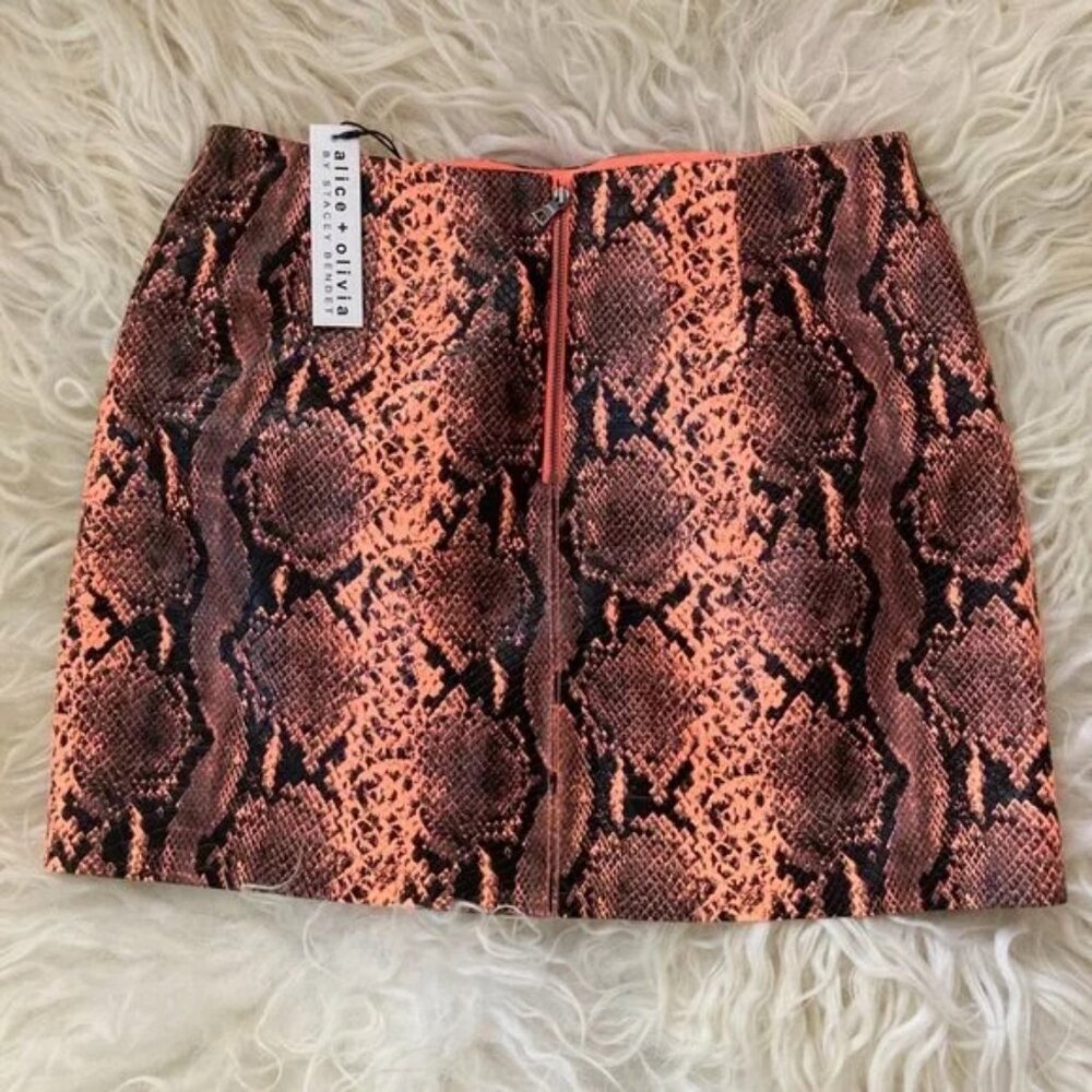 Alice + Olivia Elana Vegan Leather Skirt - Picture 11 of 11